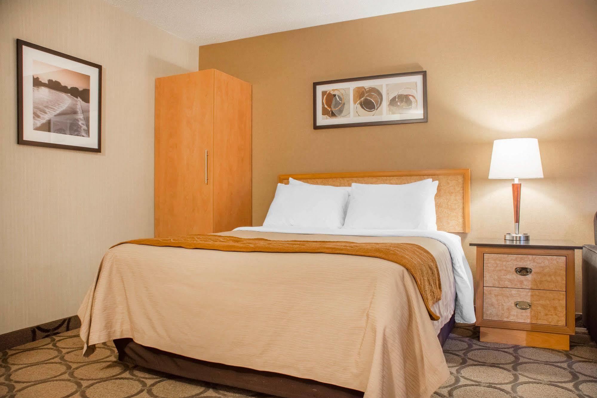 Comfort Inn Brantford Exterior foto